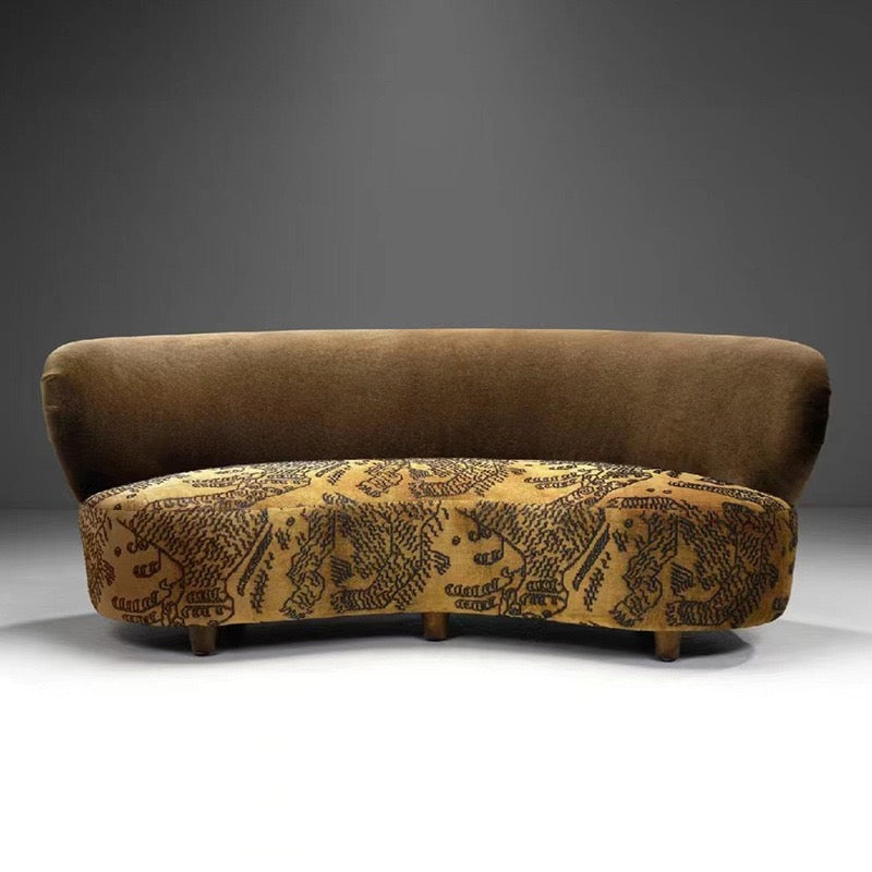 French Retro Living Room Jacquard Curved Sofa Imported Tiger Print Fabric Sofa Popular Niche Homestay Designer Style