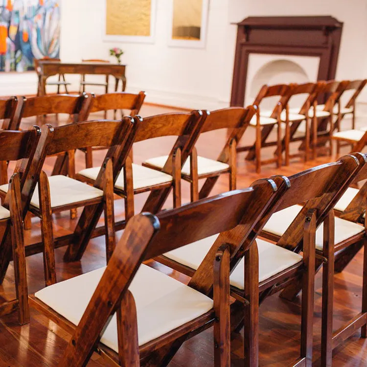 Customized Foldable Chair Wedding Event Solid Wood Wimbledon Garden Chairs White Resin Wimbledon Folding Chair Outdoor